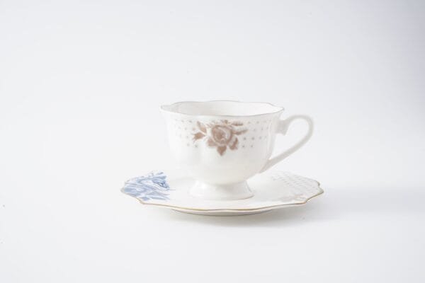 Elegant Floral Scalloped Ceramic Dinnerware Set - 图片 7