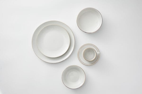 Luxury Gold Rim White Porcelain Dinnerware Set