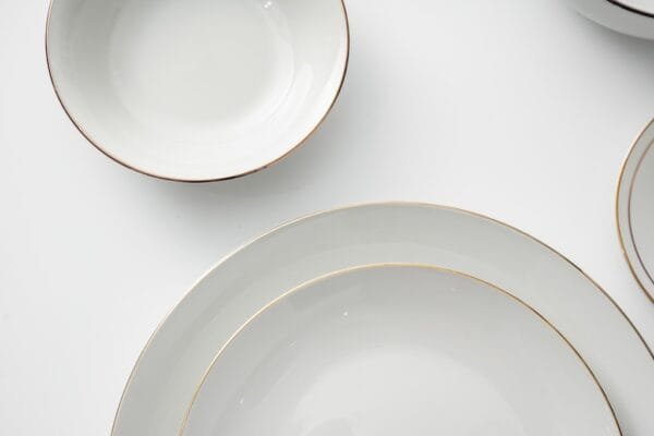 Luxury Gold Rim White Porcelain Dinnerware Set - 图片 4