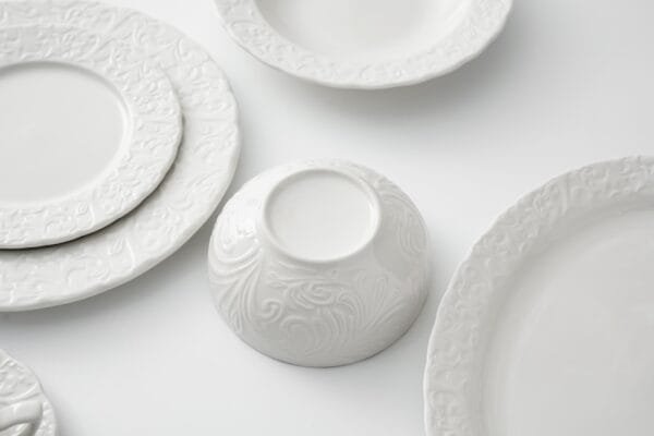 Elegant Embossed White Porcelain Dinnerware - 图片 3