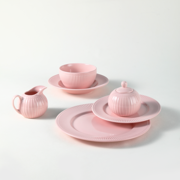 Blush Pink Ceramic Tableware Set – Elegance in Soft Pastels