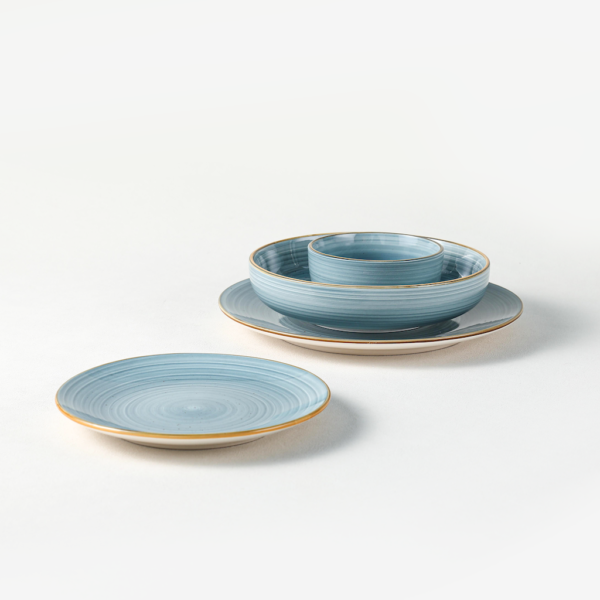 Elegant Hand-Painted Ceramic Dinnerware with Gold Rim - 图片 5